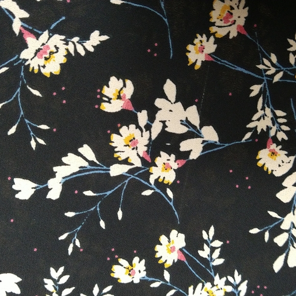 A.N.A. A New Approach Black Floral Blouse S NWT - Picture 6 of 10